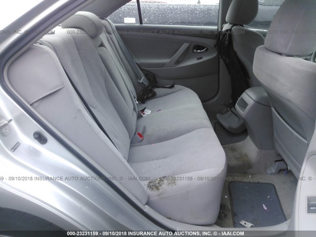 4T1BF3EK9AU098499 - 2010 TOYOTA CAMRY SE/LE/XLE ვერცხლისფერი ფოტო 8