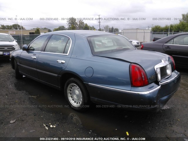 1LNHM81W32Y615800 - 2002 LINCOLN TOWN CAR EXECUTIVE Бирюзовый фото 3