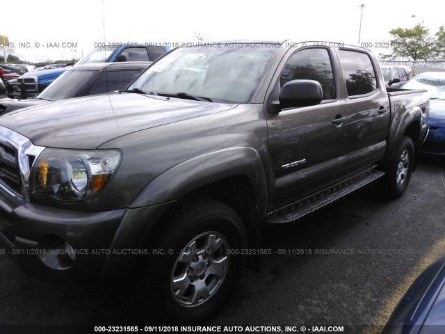 3TMJU62N49M086833 - 2009 TOYOTA TACOMA DOUBLE CAB PRERUNNER GOLD photo 2