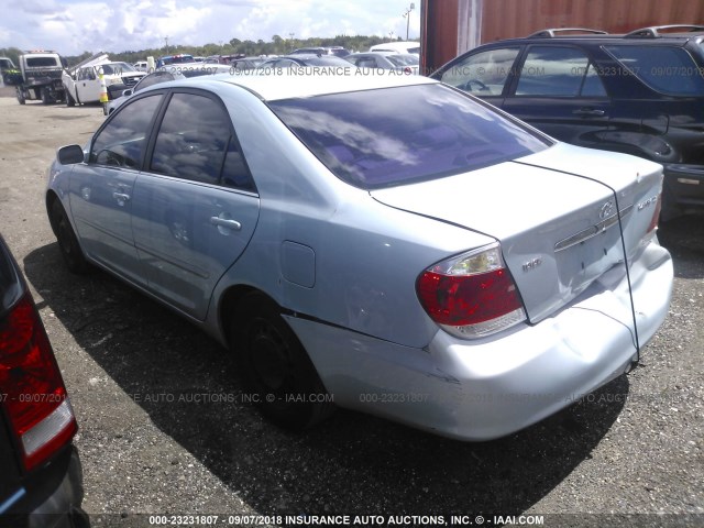4T1BE32K95U519540 - 2005 TOYOTA CAMRY LE/XLE/SE 浅蓝色 照片 3
