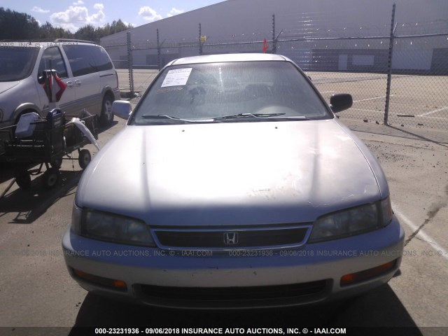 1HGCD5630TA239144 - 1996 HONDA ACCORD LX/EX GRAY photo 6