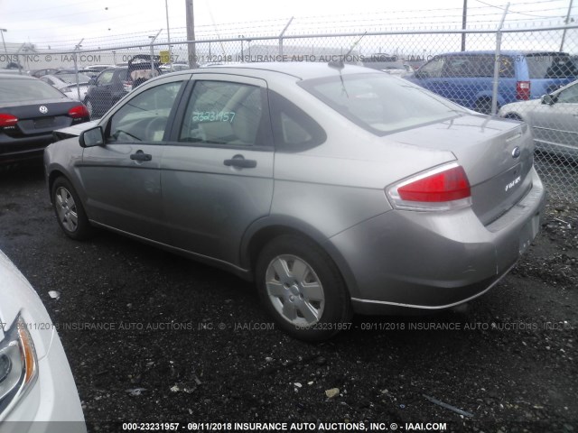 1FAHP34N28W150549 - 2008 FORD FOCUS S/SE GRAY photo 3