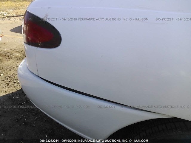 3FAFP13P12R108222 - 2002 FORD ESCORT WHITE photo 6