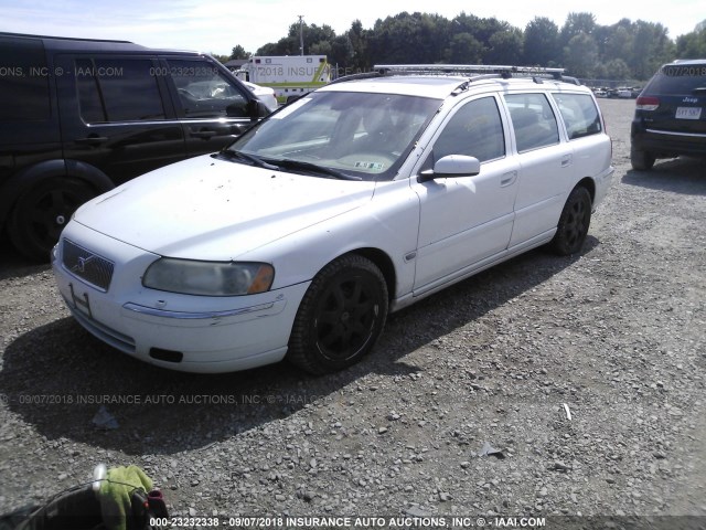 YV1SW592962544450 - 2006 VOLVO V70 2.5T WHITE photo 2