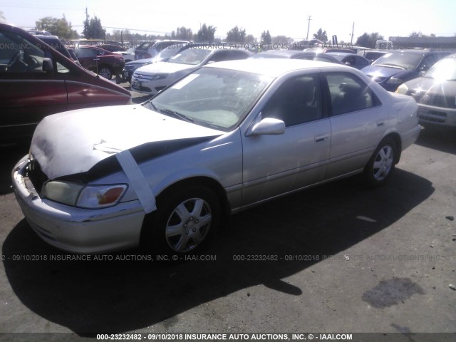 JT2BG22K610549369 - 2001 TOYOTA CAMRY CE/LE/XLE 银色 照片 2