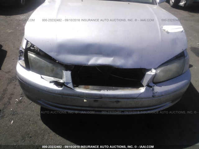 JT2BG22K610549369 - 2001 TOYOTA CAMRY CE/LE/XLE 银色 照片 6