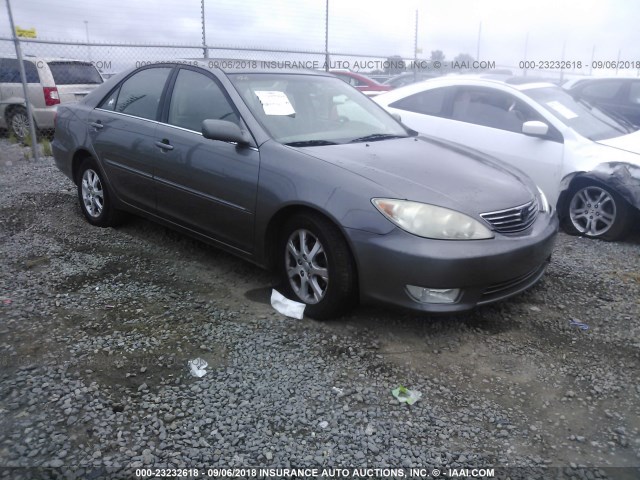 4T1BE32K65U598116 - 2005 TOYOTA CAMRY LE/XLE/SE Сұр фото 1