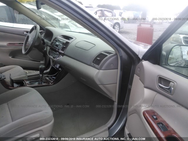 4T1BE32K65U598116 - 2005 TOYOTA CAMRY LE/XLE/SE Сұр фото 5