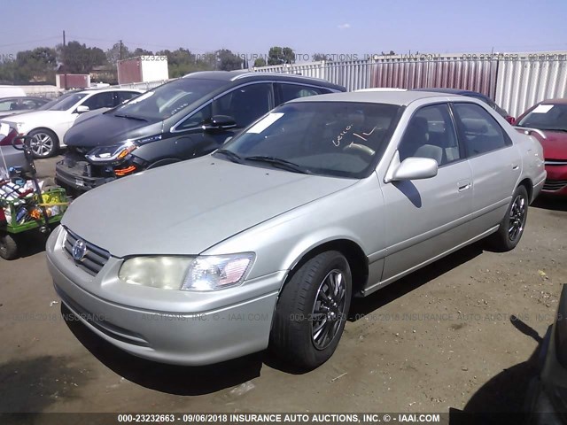JT2BG22K4Y0454979 - 2000 TOYOTA CAMRY CE/LE/XLE 灰色 照片 2