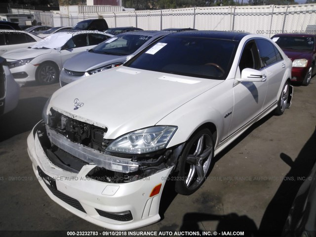 WDDNG7HB3AA325808 - 2010 MERCEDES-BENZ S 63 AMG WHITE photo 2