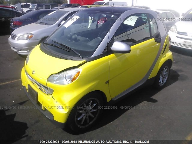 WMEEJ31XX8K063768 - 2008 SMART FORTWO PURE/PASSION YELLOW photo 2