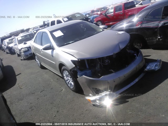 4T4BF1FK6ER387984 - 2014 TOYOTA CAMRY L/SE/LE/XLE 金色 照片 1