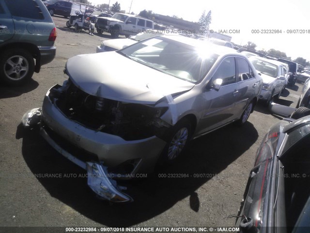 4T4BF1FK6ER387984 - 2014 TOYOTA CAMRY L/SE/LE/XLE 金色 照片 2