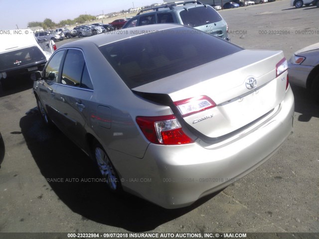 4T4BF1FK6ER387984 - 2014 TOYOTA CAMRY L/SE/LE/XLE 金色 照片 3
