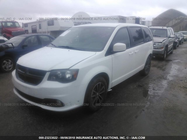 2C4RDGBGXJR166399 - 2018 DODGE GRAND CARAVAN SE WHITE photo 2