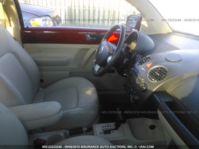 3VWRW3AG1AM023978 - 2010 VOLKSWAGEN NEW BEETLE Qırmızı foto 5