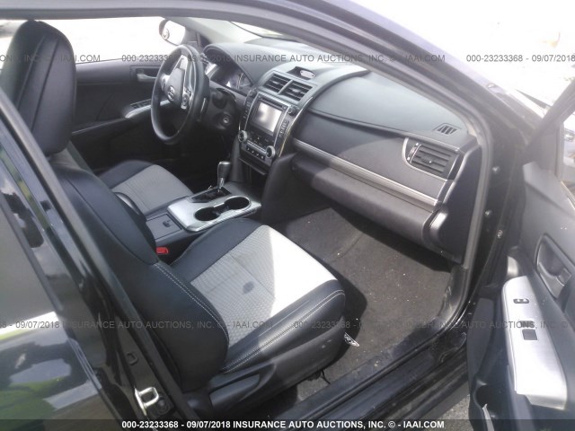 4T1BF1FK5EU473149 - 2014 TOYOTA CAMRY L/SE/LE/XLE 黑色 照片 5