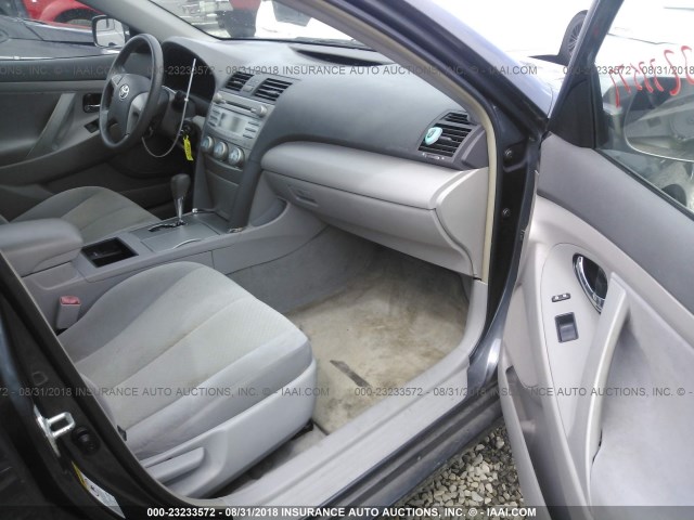 4T1BE46K58U787246 - 2008 TOYOTA CAMRY CE/LE/XLE/SE GRAY photo 5