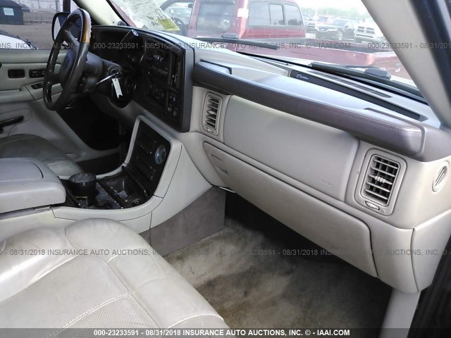 1GYEK63N82R176006 - 2002 CADILLAC ESCALADE LUXURY შავი ფოტო 5