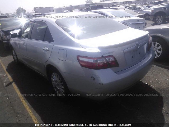 JTNBE46K073012860 - 2007 TOYOTA CAMRY NEW GENERAT CE/LE/XLE/SE SILVER photo 3