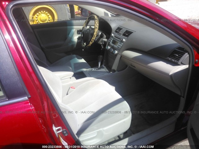 4T1BE46KX8U215847 - 2008 TOYOTA CAMRY CE/LE/XLE/SE RED photo 5