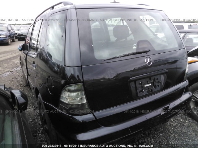 4JGAB54E02A294042 - 2002 MERCEDES-BENZ ML 320 BLACK photo 3