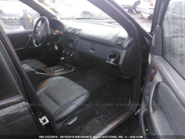 4JGAB54E02A294042 - 2002 MERCEDES-BENZ ML 320 BLACK photo 5