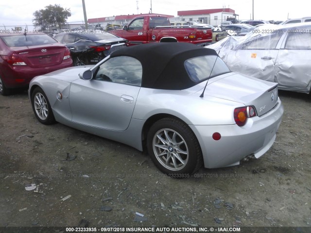 4USBT33424LS48541 - 2004 BMW Z4 2.5 SILVER photo 3