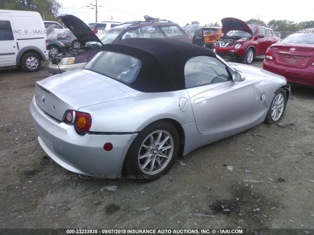 4USBT33424LS48541 - 2004 BMW Z4 2.5 SILVER photo 4