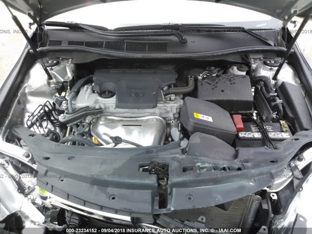 4T1BF1FK7HU393498 - 2017 TOYOTA CAMRY 银色 照片 10
