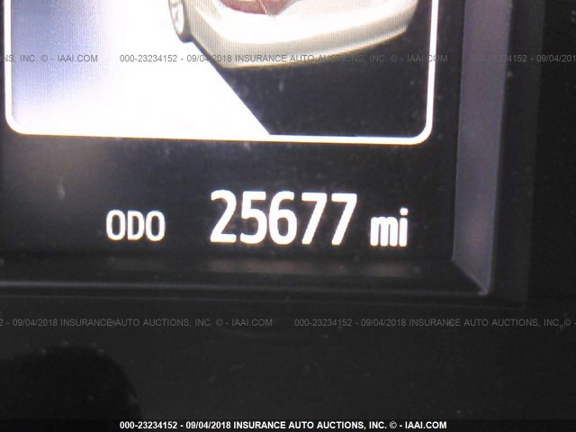 4T1BF1FK7HU393498 - 2017 TOYOTA CAMRY 银色 照片 7