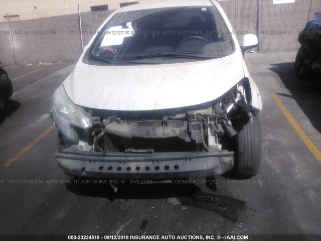 3N1CE2CP0EL401306 - 2014 NISSAN VERSA NOTE S/S PLUS/SV/SL WHITE photo 6