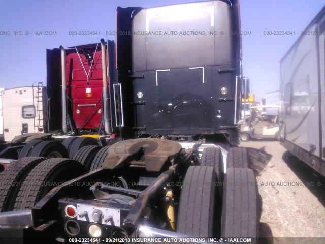 1FUPCXYBXYPB33769 - 2000 FREIGHTLINER FLD120 FLD120 BLACK photo 8