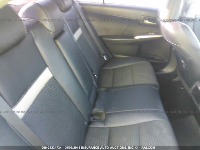 4T1BF1FK6EU817121 - 2014 TOYOTA CAMRY L/SE/LE/XLE ნაცრისფერი ფოტო 8