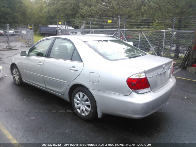 4T1BE32K35U545227 - 2005 TOYOTA CAMRY LE/XLE/SE Gümüş foto 3