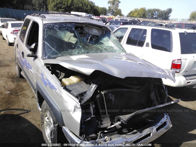 3GNEC12T64G236414 - 2004 CHEVROLET AVALANCHE C1500 GRAY photo 6