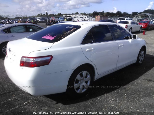 4T4BE46K19R118673 - 2009 TOYOTA CAMRY SE/LE/XLE WHITE photo 4