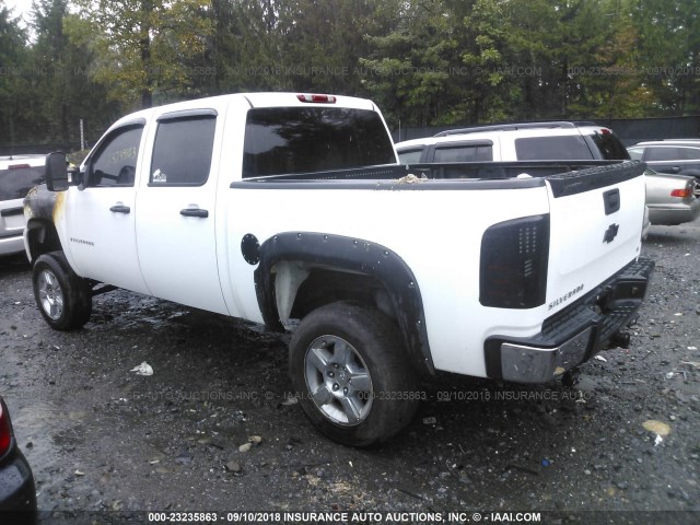 2GCEK13M571546540 - 2007 CHEVROLET SILVERADO K1500 CREW CAB WHITE photo 3