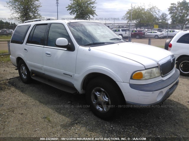 5LMPU28LXXLJ07524 - 1999 LINCOLN NAVIGATOR WHITE photo 1