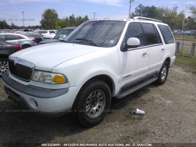 5LMPU28LXXLJ07524 - 1999 LINCOLN NAVIGATOR WHITE photo 2