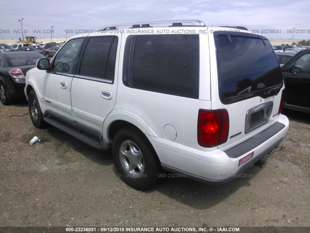 5LMPU28LXXLJ07524 - 1999 LINCOLN NAVIGATOR WHITE photo 3
