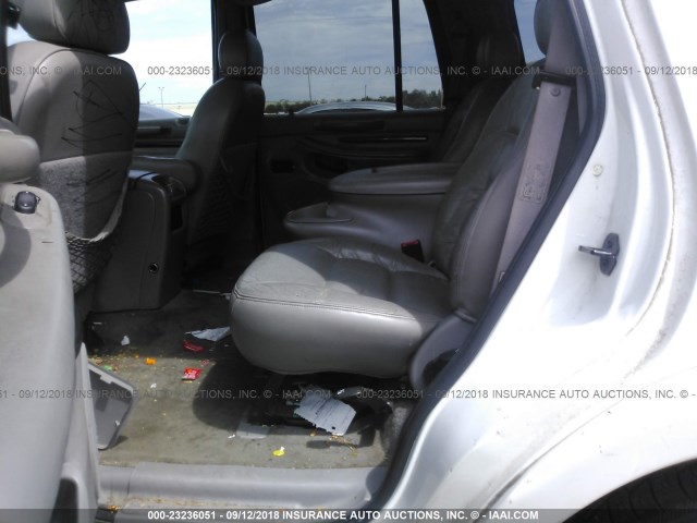 5LMPU28LXXLJ07524 - 1999 LINCOLN NAVIGATOR WHITE photo 8
