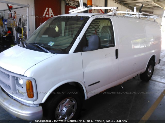 1GTHG35R0X1138519 - 1999 GMC SAVANA G3500 WHITE photo 2