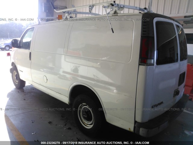 1GTHG35R6Y1226380 - 2000 GMC SAVANA G3500 WHITE photo 3