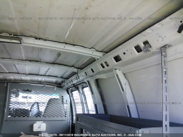 1GTHG35R6Y1226380 - 2000 GMC SAVANA G3500 WHITE photo 8