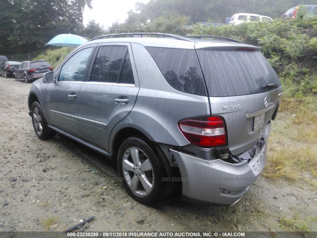 4JGBB8GB7BA672476 - 2011 MERCEDES-BENZ ML 350 4MATIC GRAY photo 3