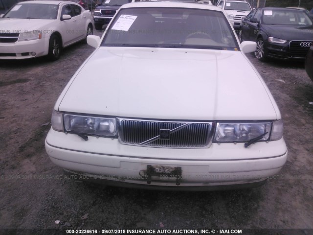 YV1KW9609W1049102 - 1998 VOLVO V90 WHITE photo 6