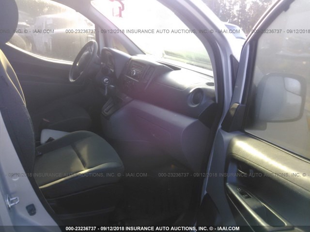 3N63M0YN8HK700061 - 2017 CHEVROLET CITY EXPRESS LS SILVER photo 5