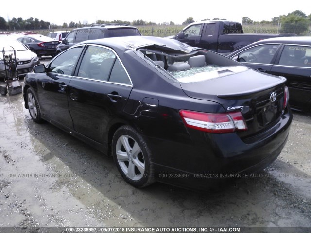 4T1BF3EK1BU204185 - 2011 TOYOTA CAMRY SE/LE/XLE BLACK photo 3