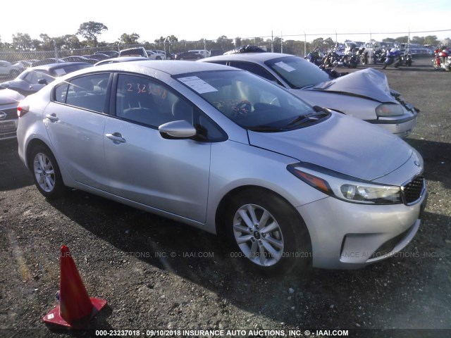 3KPFL4A77HE020396 - 2017 KIA FORTE LX/S SILVER photo 1